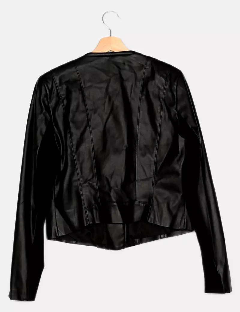 Zara Chaqueta fina Polipiel
